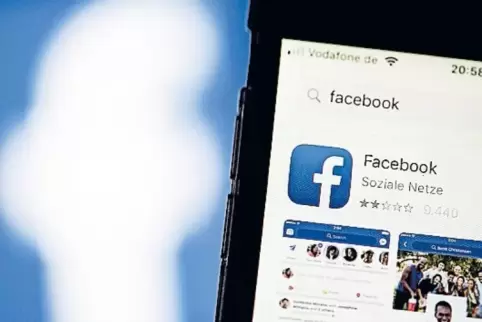 Sind Soziale Netzwerke wie Facebook Fluch oder Segen? Das ist eines der Themen des Wettbewerbs.