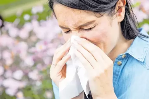 Viele Betroffene: Wenn die ersten Pflanzen blühen, wird die Pollenallergie zum Thema.