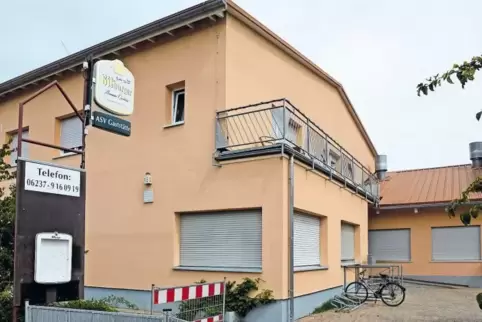 Das ehemalige Vereinsheim des ASV Fußgönheim steht leer. Der Vertrag mit dem Pächter wurde aufgelöst. Aber ein Arzt ist auch noc