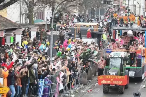 Der große Fasnachtsumzug in Weisenheim am Sand. Foto: Franck 