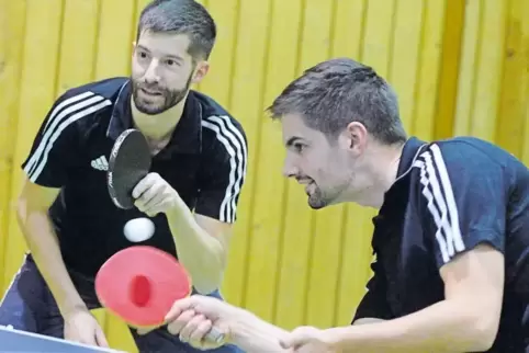 Bevorzugen das Offensivspiel: Tischtennisspieler Christian Lutz (links) und David Reinhardt von der TSG Deidesheim.