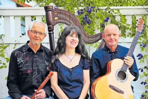 Machen Musik für Flöte, Harfe und Gitarre der Zeit des Mittelalters und der Renaissance über irischen Folk bis hin zum Jazz: Rüd