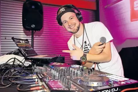 DJ Olde ist weltweit bekannt. Zum St. Paddy’s Day kommt er ins JUZ nach Böhl-Iggelheim.