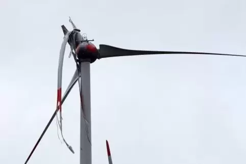 Das Windrad wurde wahrscheinlich durch einen Blitzeinschlag beschädigt. Archivfoto: dpa