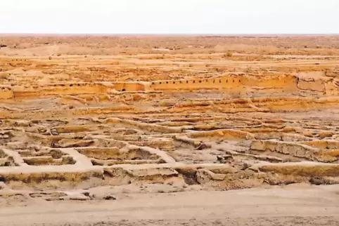 Eine fast 4500 Jahre alte Stadt in der Wüste Turkmenistans hat der sowjetische Archäologe Viktor Sarianidi 1972 wieder entdeckt.