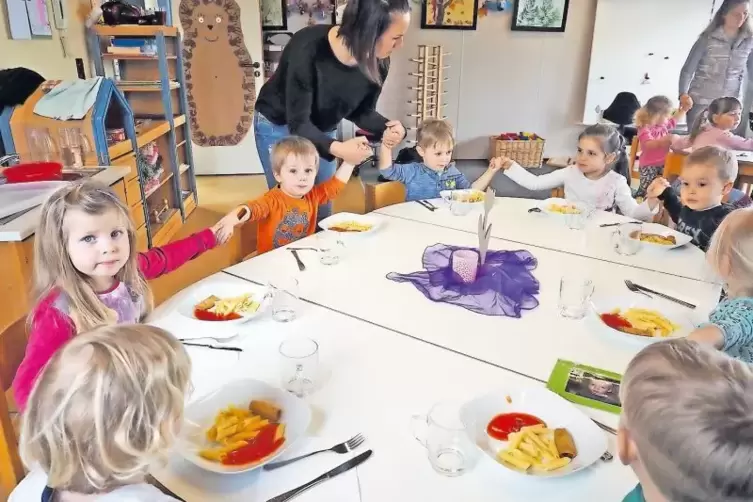 Regional, traditionell, gehaltvoll und abwechslungsreich soll das Essen im Althornbacher Kindergarten künftig sein. „Das können 