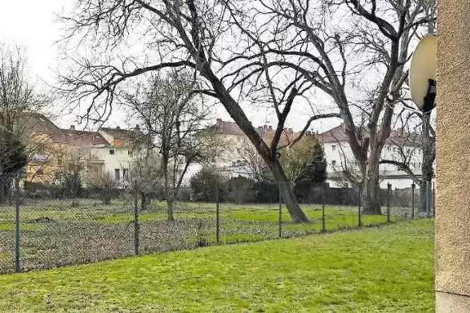 Innenbereich: Die Grünfläche soll überwiegend erhalten bleiben. Innenbereich: Die Grünfläche soll überwiegend erhalten bleiben.