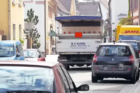 Parkplatz- und Verkehrsprobleme beschäftigen Bürger und Gemeinderat.