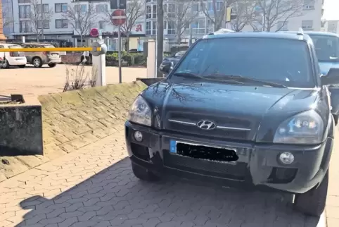 Parken auf dem Gehweg? Dank einer Sondergenehmigung kein Problem.