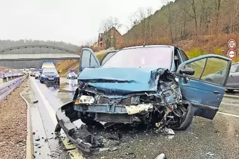 Einer der beiden an dem Unfall beteiligten Wagen.