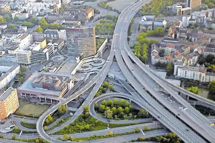 Die anstehenden Hochstra&szlig;en-Baustellen sorgen f&uuml;r viele Diskussionen in der Region.
