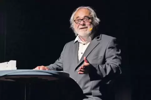 Musik-Fachmann und Entertainer: Moderator Werner Köhler.