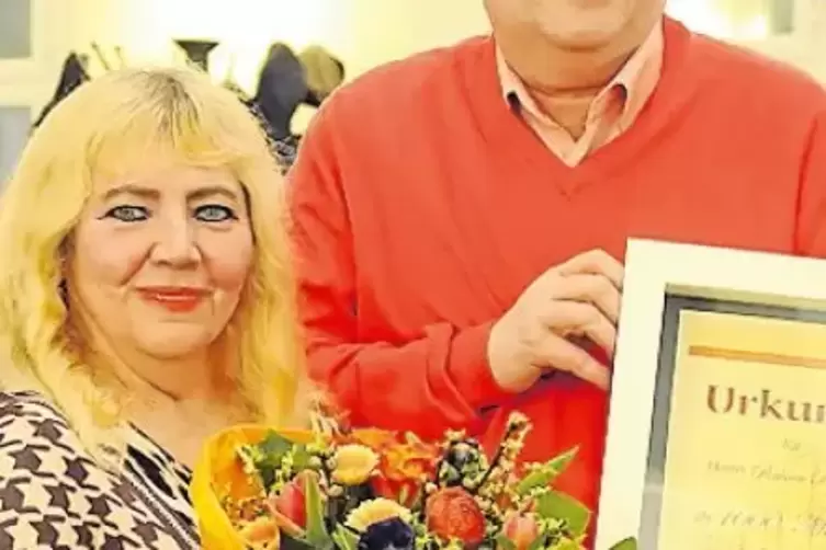 Christina und Rainer Bergner wollen sich k&uuml;nftig f&uuml;r die Wachenheimer Burgruine engagieren.