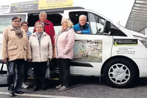 Bürgerbus-Fahrer Wolfgang Bosbach bringt einmal in der Woche Neuburger Bürger zum Einkaufen oder zu Arztbesuchen nach Wörth oder
