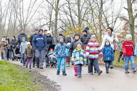 Die Jüngsten marschieren vorneweg: Familienwanderungen finden bei jungen Eltern und ihren Sprösslingen Anklang. Unser Archivfoto