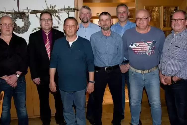 Ausgezeichnete Mitarbeiter von links): Hans-Werner Baus, Geschäftsführer Michael Jung, Detlev Winter, Albrecht Schneider, Erhard