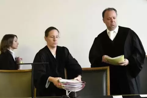 Leitet den Frankenthaler Babymord-Prozess: Alexander Schräder (rechts) mit seinen Richter-Kolleginnen.  Archivfoto: Bolte 