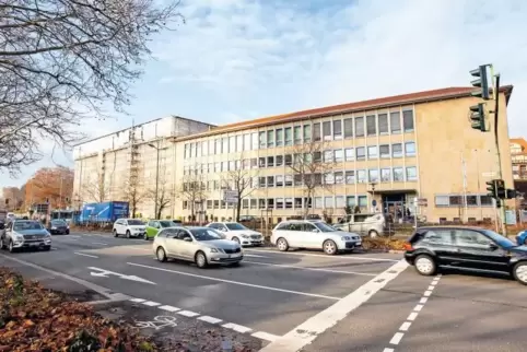 Ein großer Ausgabeposten im Kreishaushalt ist auch die Sanierung des Verwaltungsgebäudes.