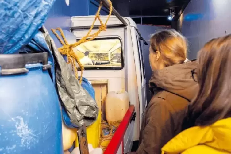 Einblick in die Lebenswelt von Geflüchteten: Auf 18 Metern informiert derzeit ein Missio-Truck über Flucht und Vertreibung.