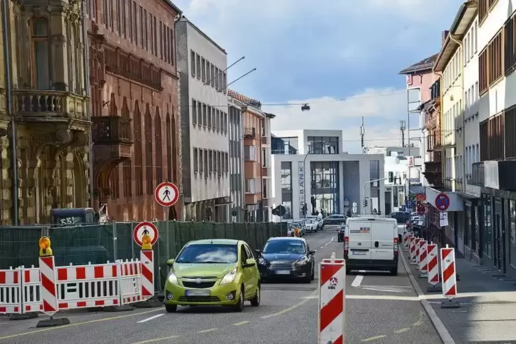 Die Bauarbeiten an der Landgraf-Ludwig-Realschule sind der Grund für Verkehrsbeschränkungen. Foto: Seebald