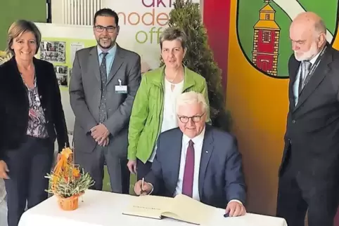 Ein großer Tag für Bottenbach und für die Landfrauen: Im Oktober 2018 trug sich Bundespräsident Frank-Walter Steinmeier (hinter 