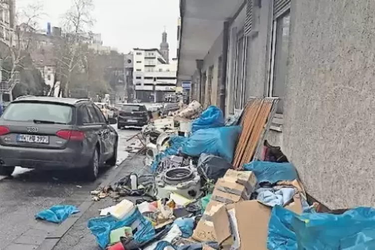 Dieses Bild bot sich vergangene Woche in der Sch&auml;ferstra&szlig;e.