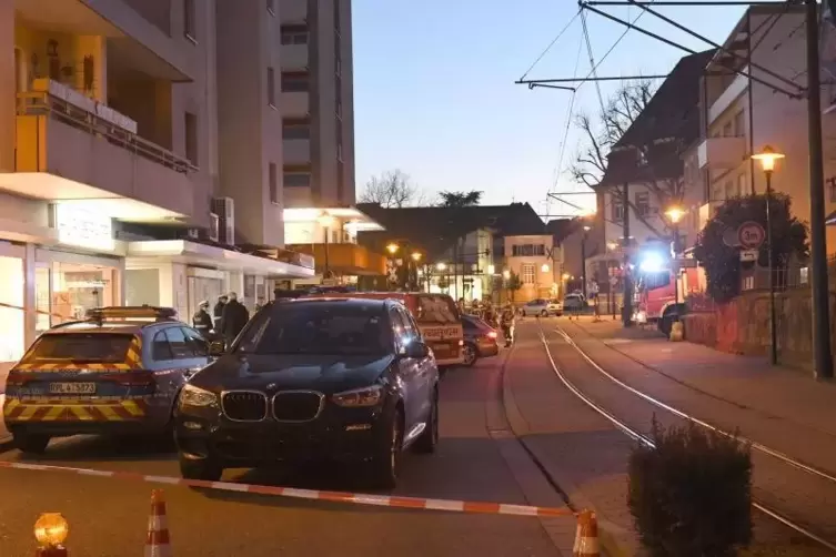 Die Mannheimer Straße war wegen des Unfalls am Abend gesperrt.  Foto: Franck 