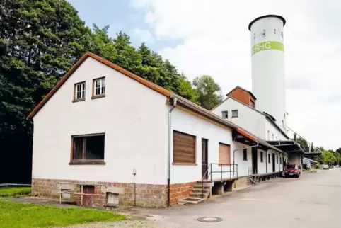 Dem langen Hickhack um das alte Raiffeisengebäude in Reichenbach-Steegen soll ein Bürgerentscheid am Tag der Kommunalwahlen ein 