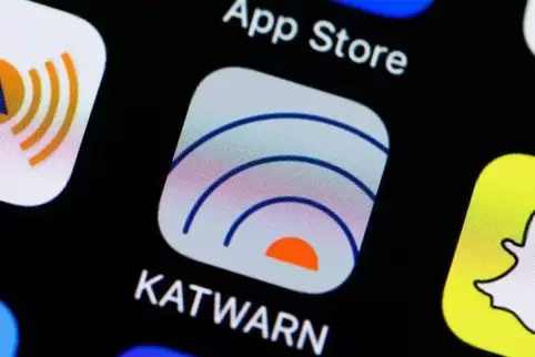 Am 1. April wird ein Probealarm über die App Katwarn gesendet.  Foto: Rolf Vennenbernd/dpa 