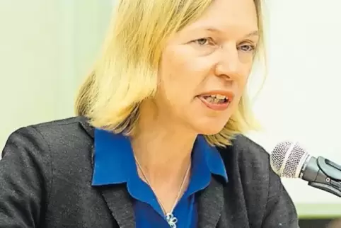 Die Autorin Michaela Wiegel im Institut français Mannheim.