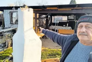 Pure Zerstörungswut: In der Gartenanlage von Muzaffer Bul (63) hat der Einbrecher eine Spur der Verwüstung hinterlassen. Bul zei
