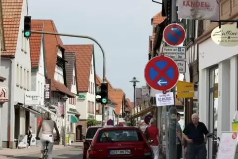  Ab Sonntag bietet Stefan Mathäß „Der Innenausbauer“ seine Waren in dem neuen Laden an. Das Haus steht zum Verkauf. Im Pop-up-St