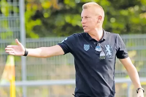 Will mit seinem Team die Hürde SV Weisenheim nehmen: Micha Bengel, Trainer des TuS Sausenheim.