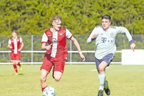 Hier war er noch für die U19 des 1. FCK gegen Bayern München am Ball: Daniel Blum (links).