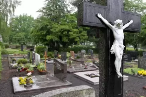 Friedhof in Dudenhofen: Hier hat sich die Tat ereignet. Foto: lenz 