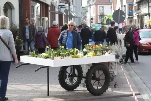 Die Kandeler Hauptstraße am Sonntagnachmittag. Foto: VAN 