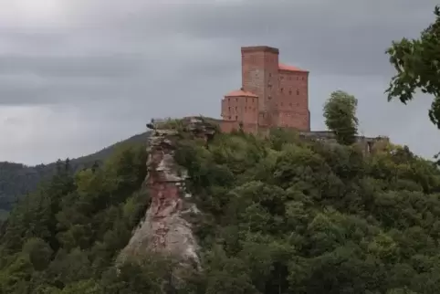 Das Tourismusbüro Annweiler beteiligt sich am Wettbewerb „Tourismus mit Profil“. Die Ideen dafür sind auf Burg Trifels ausgerich