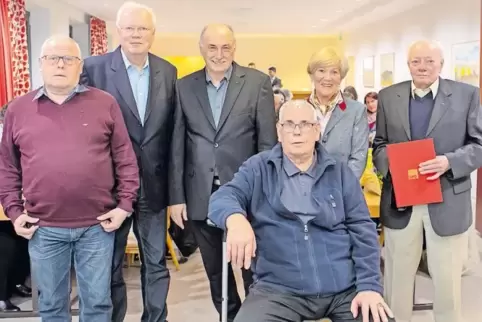 Langjährige SPD-Mitglieder: Hans-Werner Dech (40), Gerhard Scheifling (50), Jürgen Stutzenberger (50), Karl-Heinz Schreiner (sit