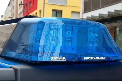 Die Polizei sucht Zeugen. Symbolfoto: adh