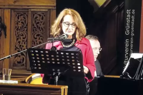 Unheimliche Geschichte: Birgitta Assheuer und Hedayat Jonas Djeddikar erzählt in Wort und Musik die schaurige Geschichte vom ein