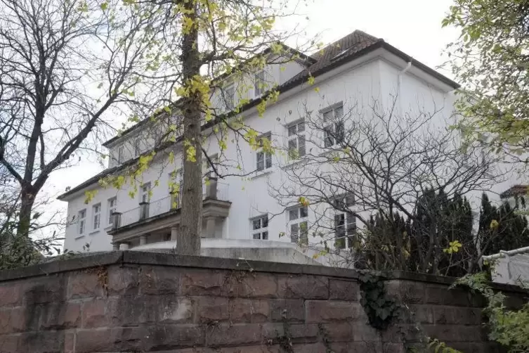 Die Benckiser-Villa in Ludwigshafen wurde 1920 errichtet und besteht aus zwei Gebäuden, den Villen Reimann und Benckiser. Foto: 