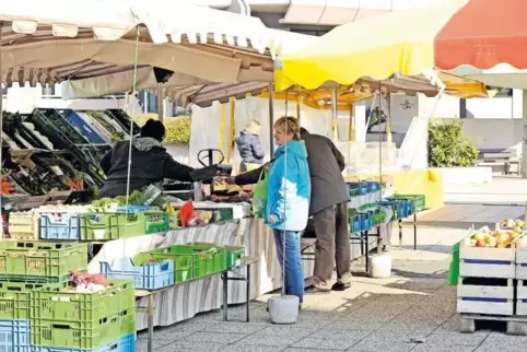 Wenn der Vorplatz an der Neuen Pforte hergerichtet ist, werden dort auch wieder die Marktstände aufgebaut. Die Anschlüsse für St