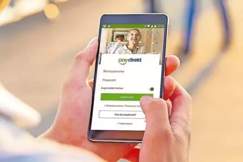 Die Zahl der Online-Kunden ist um 8000 auf 114.000 gestiegen. Die Sparkassen-App ermöglicht Überweisungen, Kontostandabfragen, z