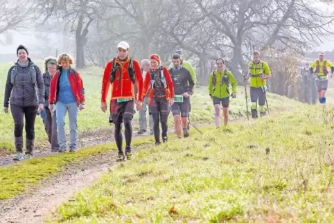 Wandern und Laufen in reizvoller Landschaft: 500 Teilnehmer waren am Sonntag beim Hinkelstein-Wandermarathon unterwegs.