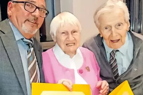Verdienste um deutsch-französische Freundschaft gewürdigt: Der Vorsitzende des Freundeskreises Carentan-les-Marais, Bertrand Fav
