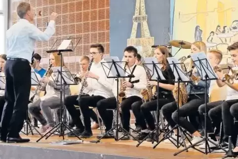 Vor zwei Jahren wurde das Jugendblasorchester gegründet. Nun gaben die jungen Musiker ihr erstes Konzert in der Appeltalhalle.