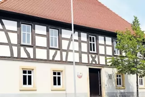 Ein Hingucker im Dorf soll das Historische Rathaus schon bleiben.