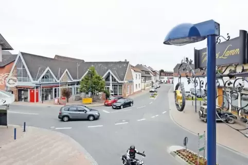 Verkehr in Dudenhofen: An dieser Stelle soll ein Kreisverkehr entstehen.