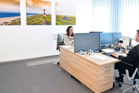 Hell und freundlich sind die Räume im Beratungszentrum gestaltet. Da lässt sich’s wohlfühlen, meinen auch Iris Lameli und Oliver