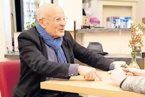 Entspannt beim RHEINPFALZ-Interview im Unionkino: Schlöndorff war Ende 2018 auch Gast in Kaiserslautern.